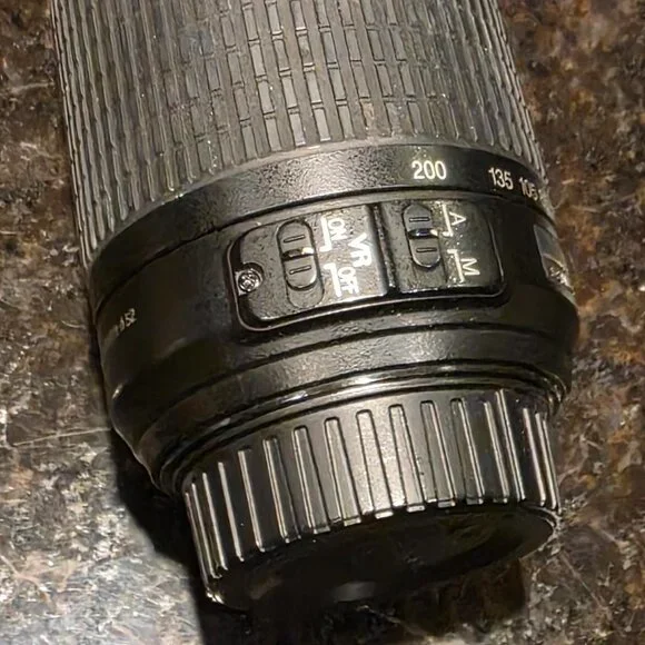 Nikkon DX AF-S Nikkor 55-200mm 1:4-5 Camera lens